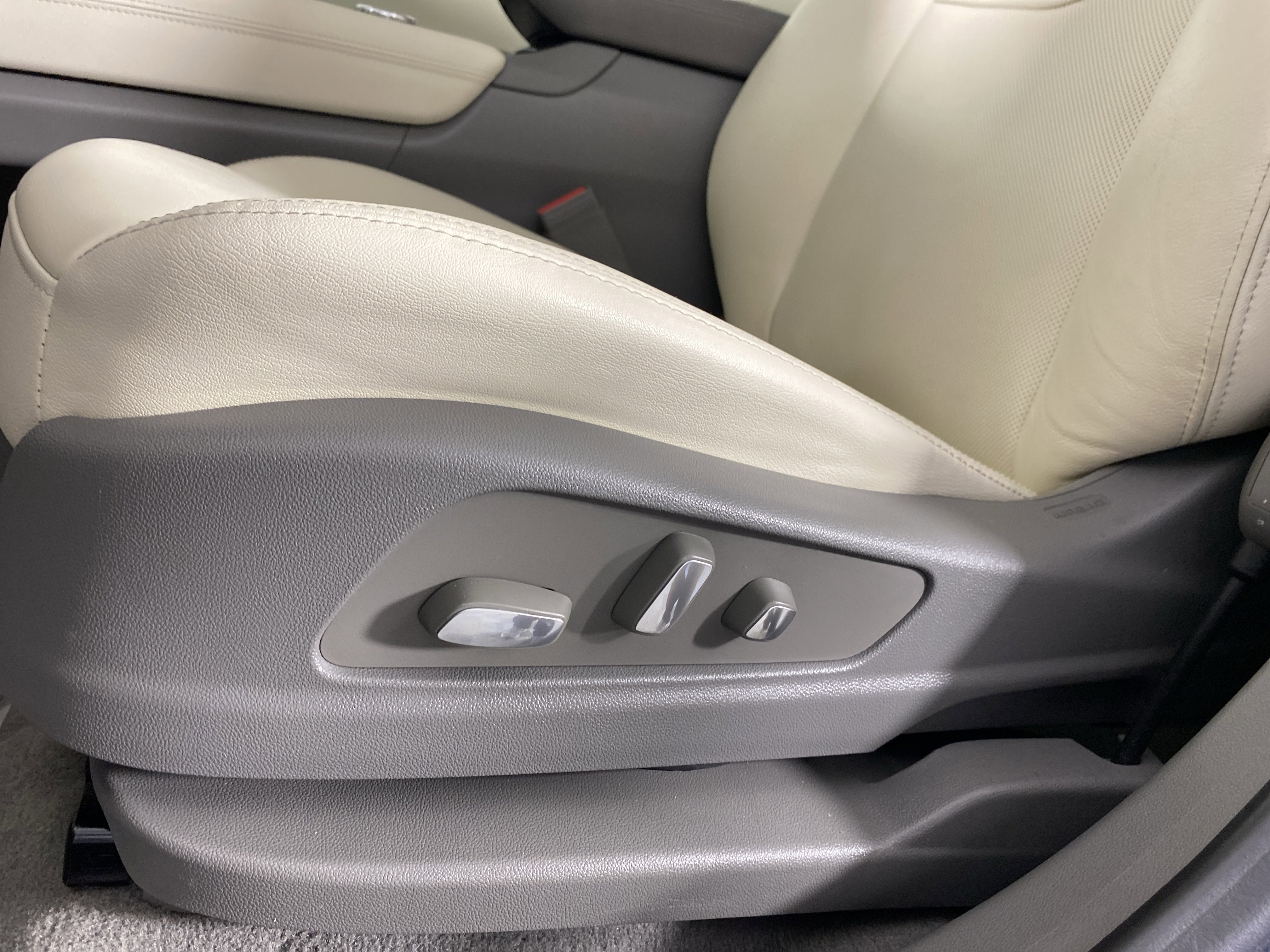 Used 2021 Cadillac XT5 Premium Luxury image 19