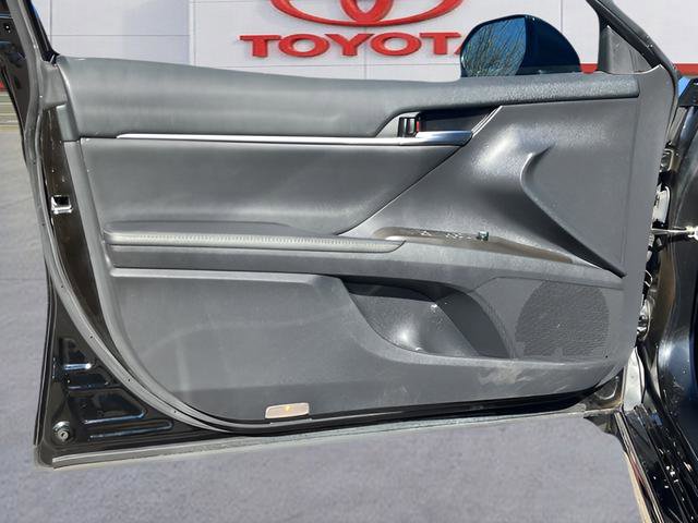 Used 2021 Toyota Camry XSE w/ Cold Weather Package image 18