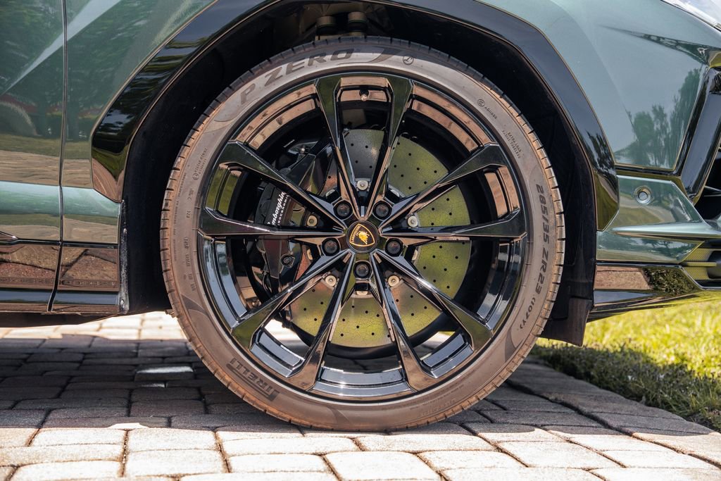 Used 2024 Lamborghini Urus S AWD/4WD image 14
