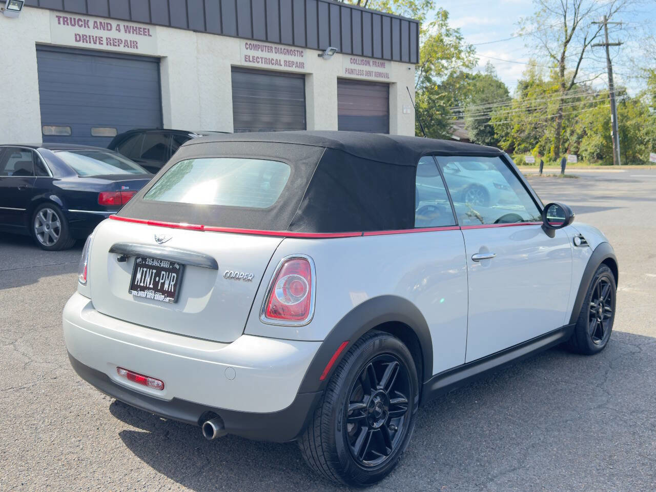 Used 2015 MINI Cooper Convertible image 26