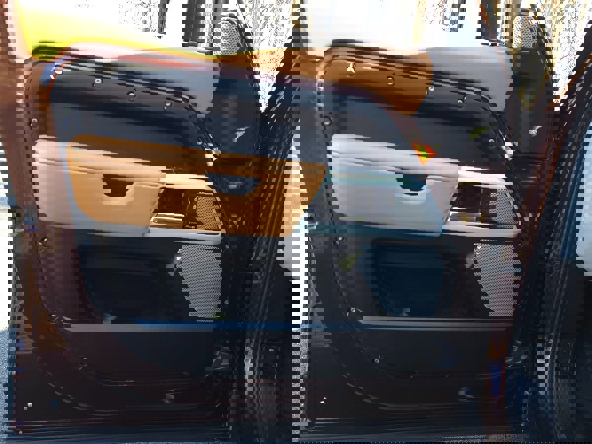 Used 2023 Land Rover Defender 130 S image 31