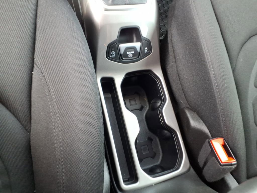 Used 2022 Jeep Renegade Latitude AWD/4WD image 28