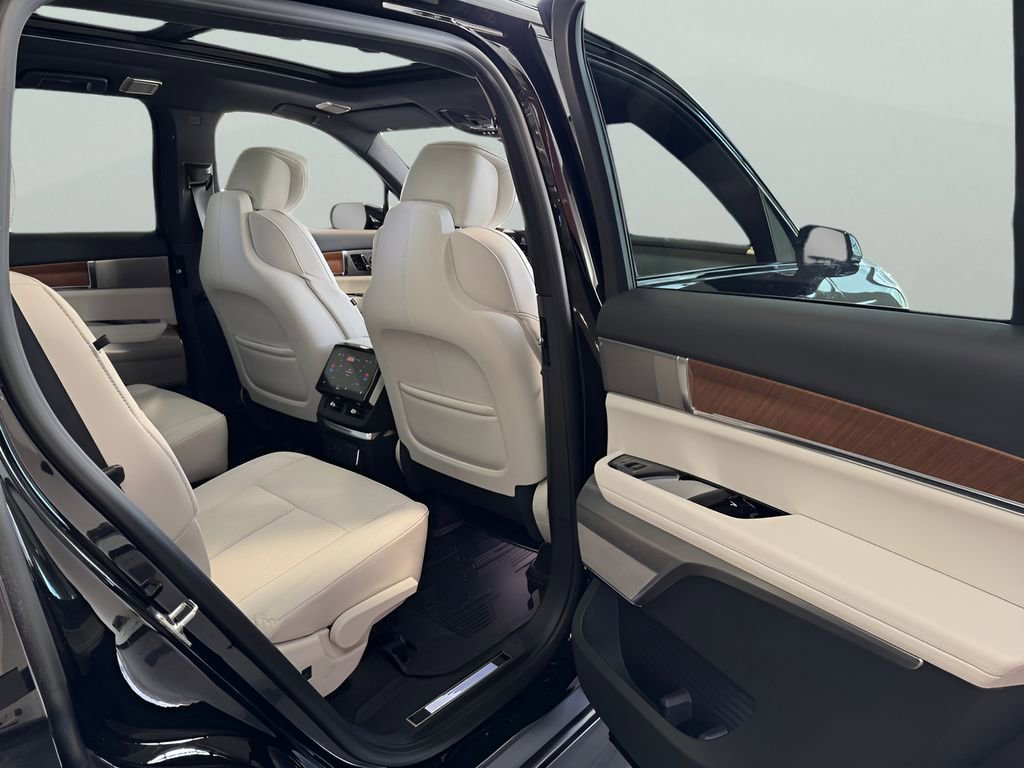 New 2026 Cadillac Vistiq Sport w/ LPO, Floor Liner Package AWD/4WD image 16
