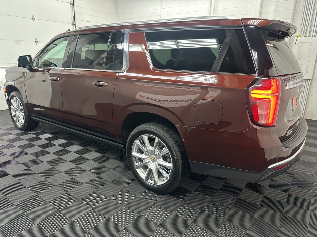 Used 2023 Chevrolet Suburban High Country image 6