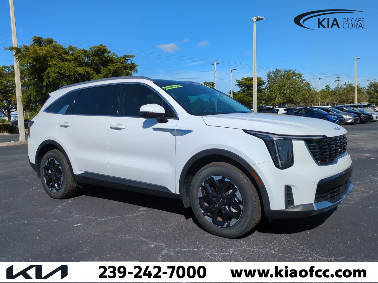 Used 2025 Kia Sorento S w/ Panoramic Sunroof Package image 2