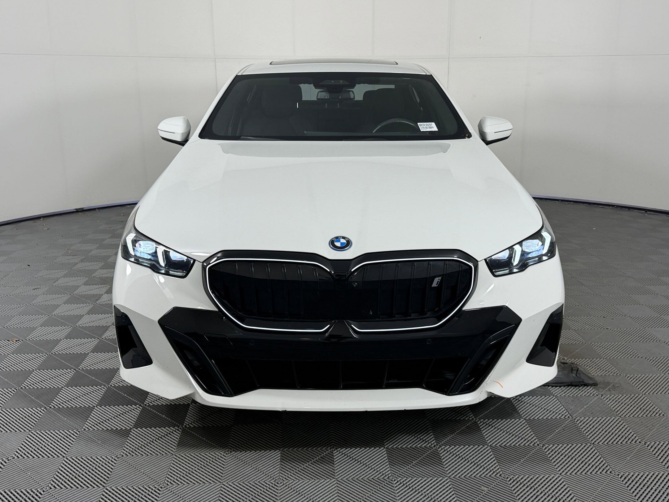 Used 2024 BMW i5 eDrive40i w/ M Sport Package RWD image 6