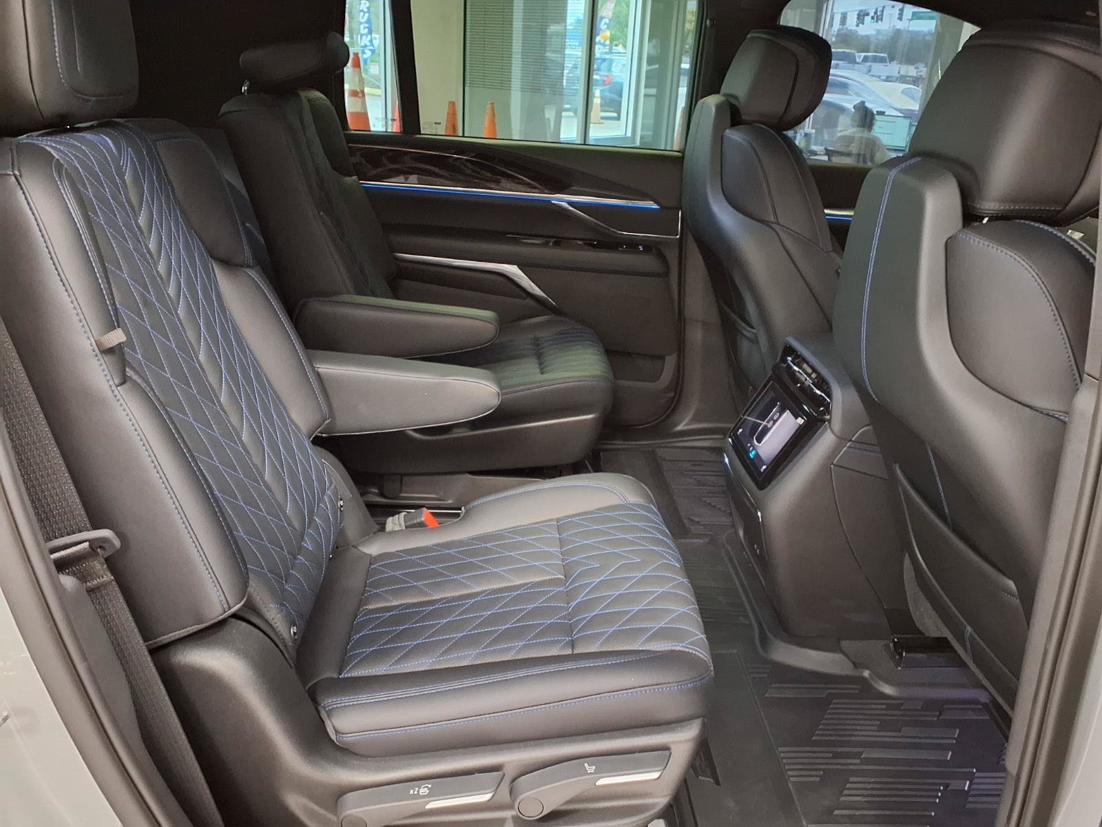Certified 2026 Cadillac Escalade IQL Luxury AWD/4WD image 13