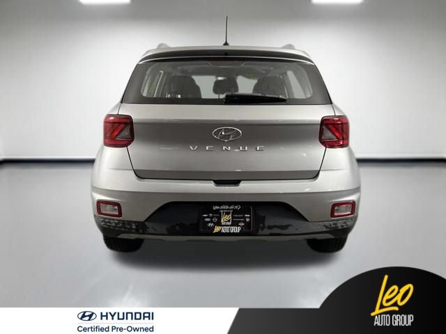 Used 2023 Hyundai Venue SEL FWD image 5