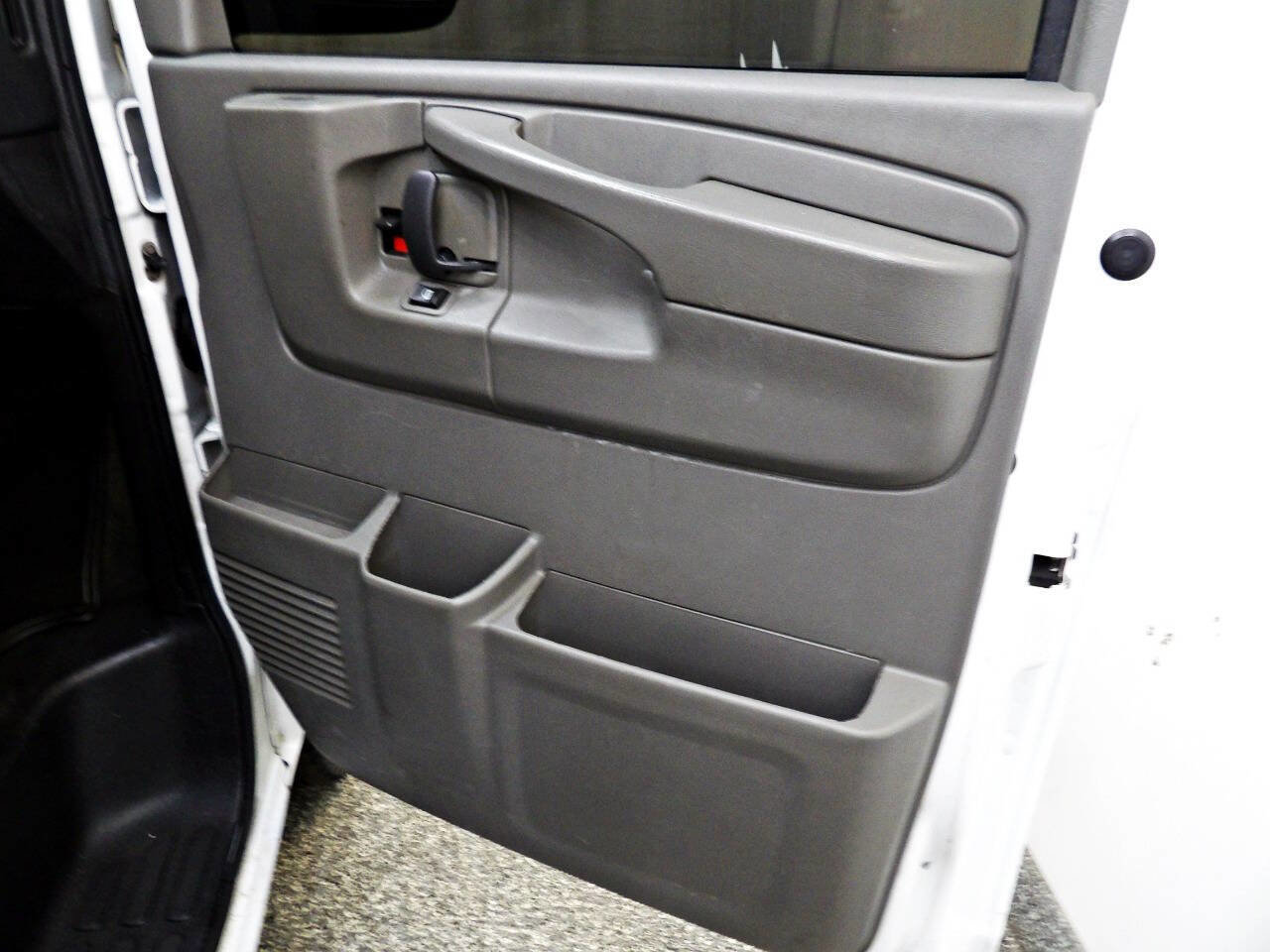 Used 2014 Chevrolet Express 3500 LT w/ LT Preferred Equipment Group RWD image 8