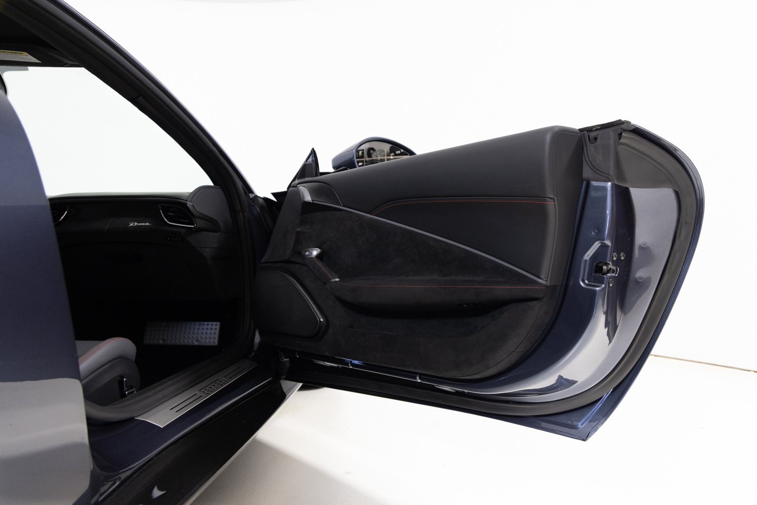 Used 2021 Ferrari Roma RWD image 16