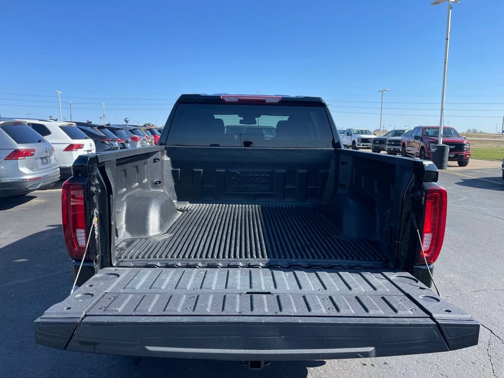 Used 2025 GMC Sierra 1500 SLT AWD/4WD image 32