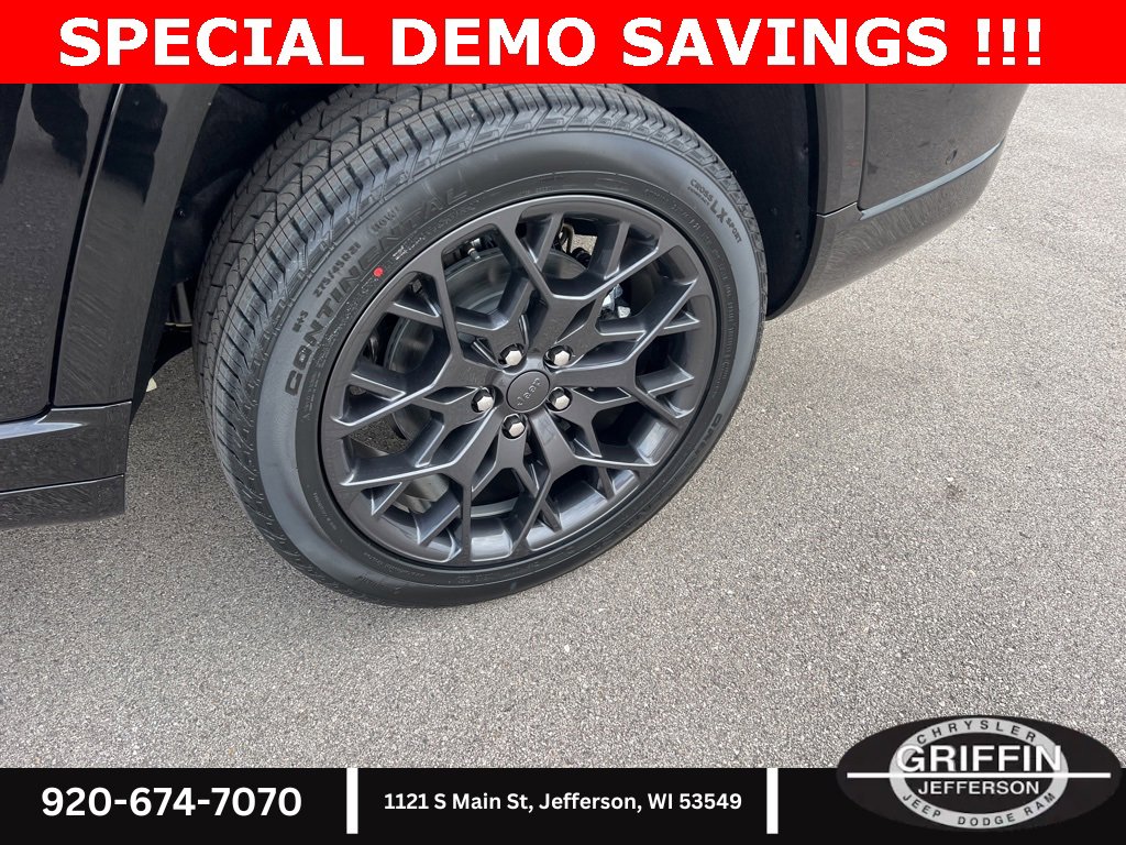 New 2025 Jeep Grand Cherokee L Summit w/ Obsidian Package image 16