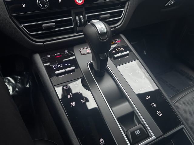 Certified 2026 Porsche Macan AWD/4WD image 21
