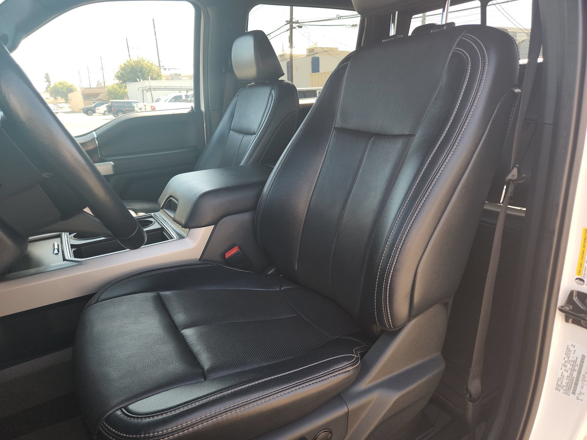 Used 2022 Ford F250 Lariat w/ Lariat Ultimate Package AWD/4WD image 13