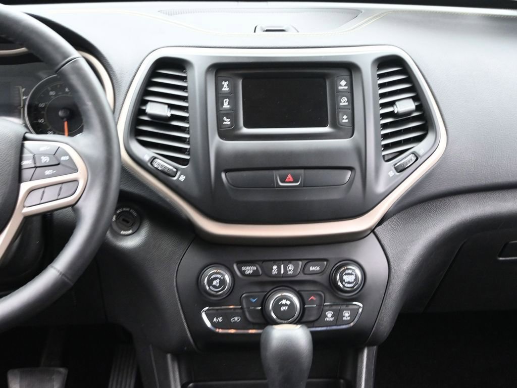 Used 2017 Jeep Cherokee Altitude image 25