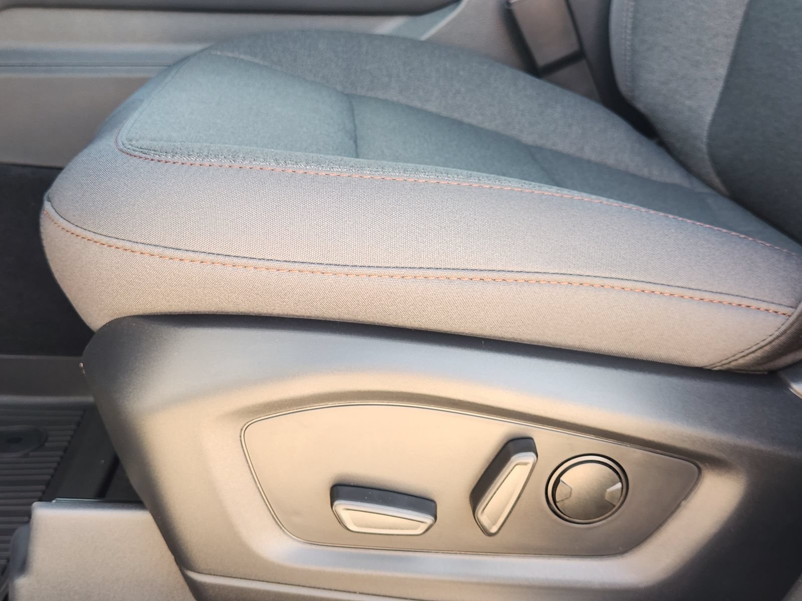 New 2027 Ford Explorer Active RWD image 21