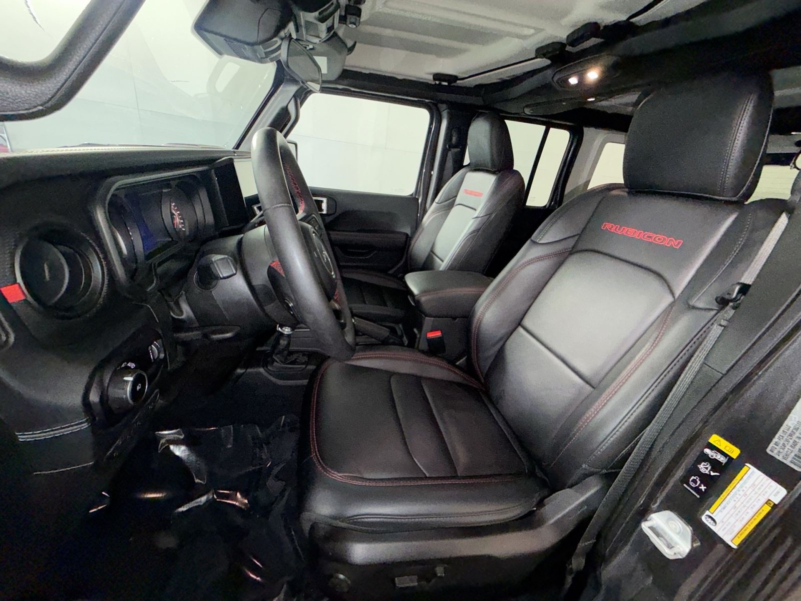 Used 2024 Jeep Wrangler Unlimited Rubicon w/ Safety Group AWD/4WD image 13