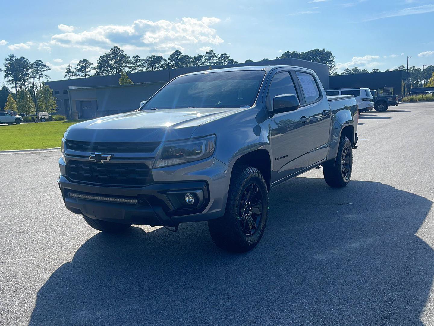 Used 2022 Chevrolet Colorado LT w/ LT Convenience Package AWD/4WD image 3