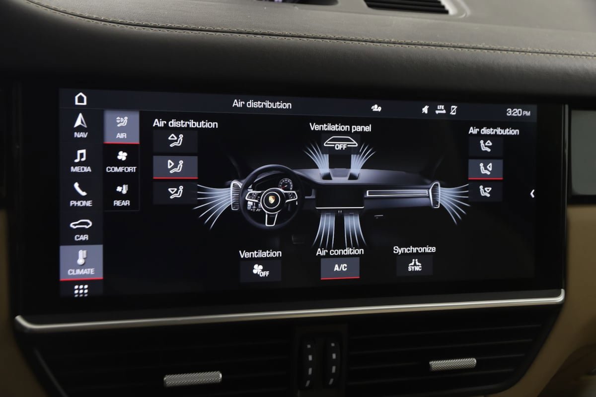 Used 2020 Porsche Cayenne AWD/4WD image 40