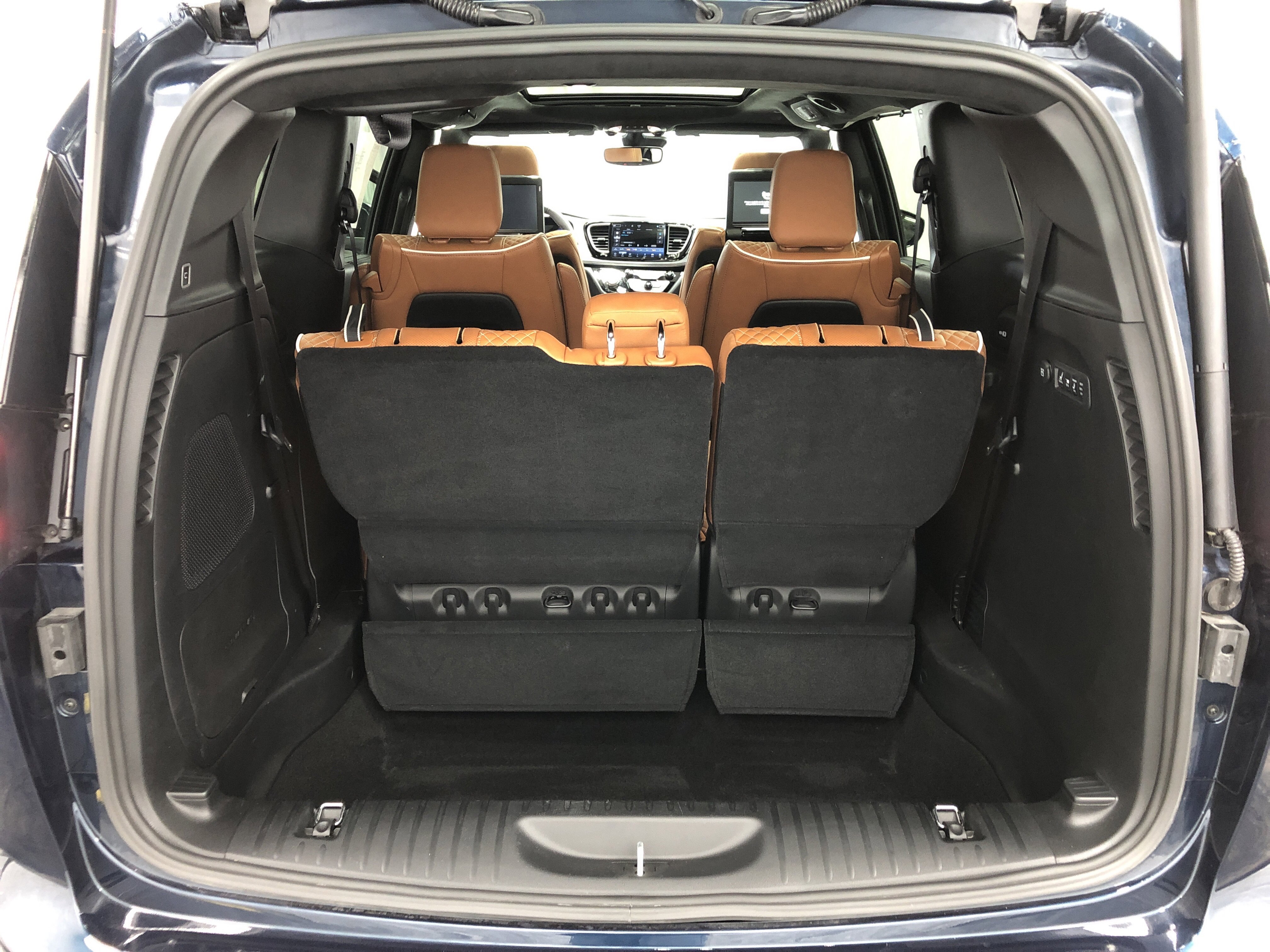 Certified 2024 Chrysler Pacifica Pinnacle FWD image 10
