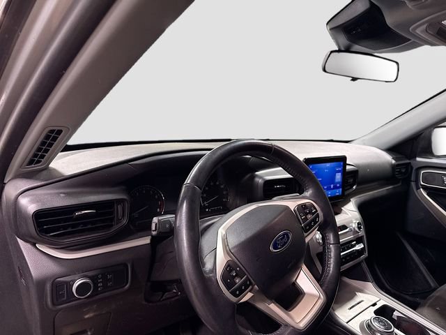 Used 2023 Ford Explorer XLT image 10