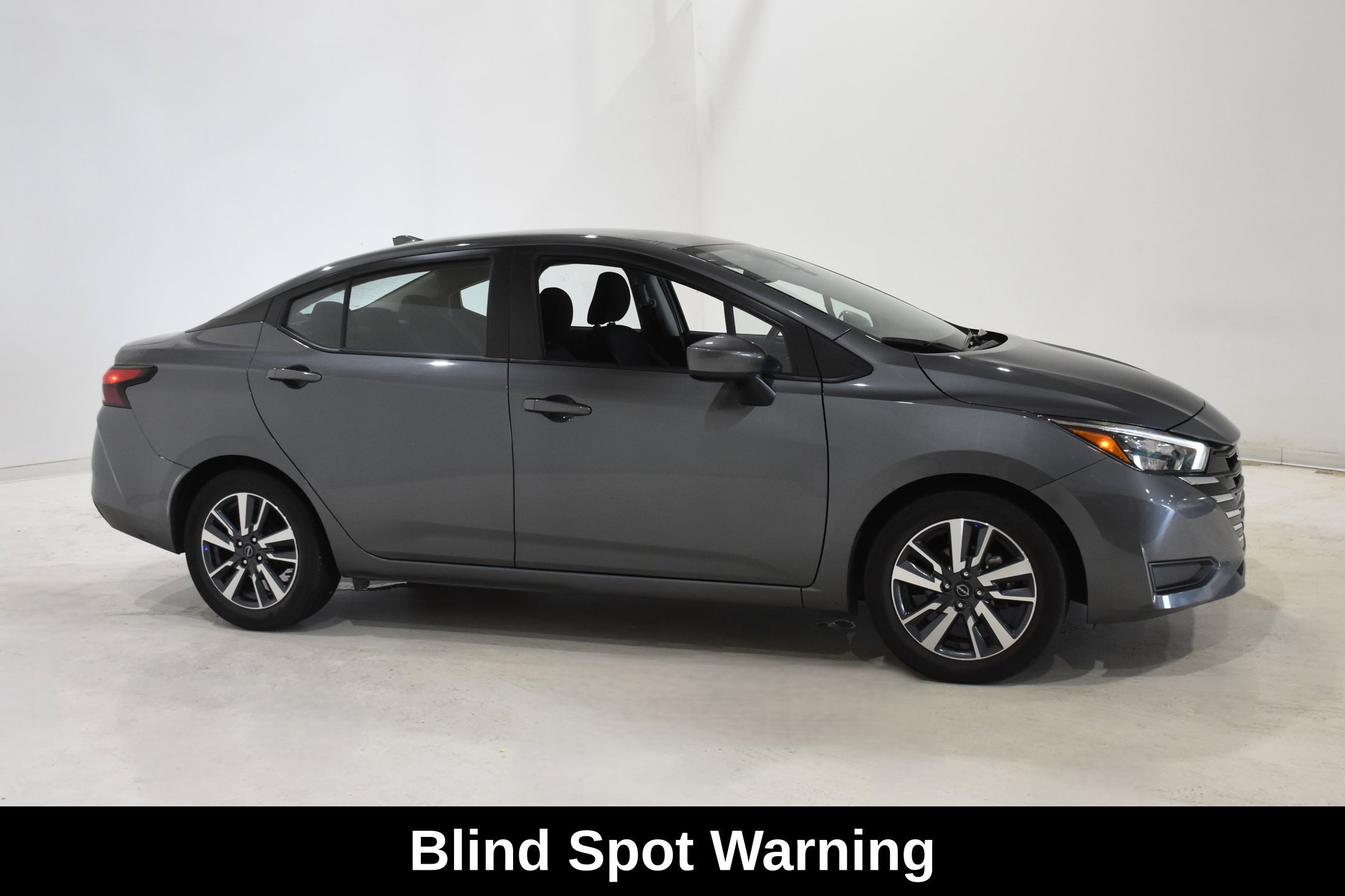 Used 2025 Nissan Versa SV FWD image 3