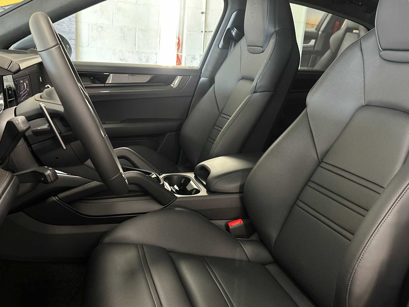 New 2026 Porsche Cayenne GTS AWD/4WD image 5