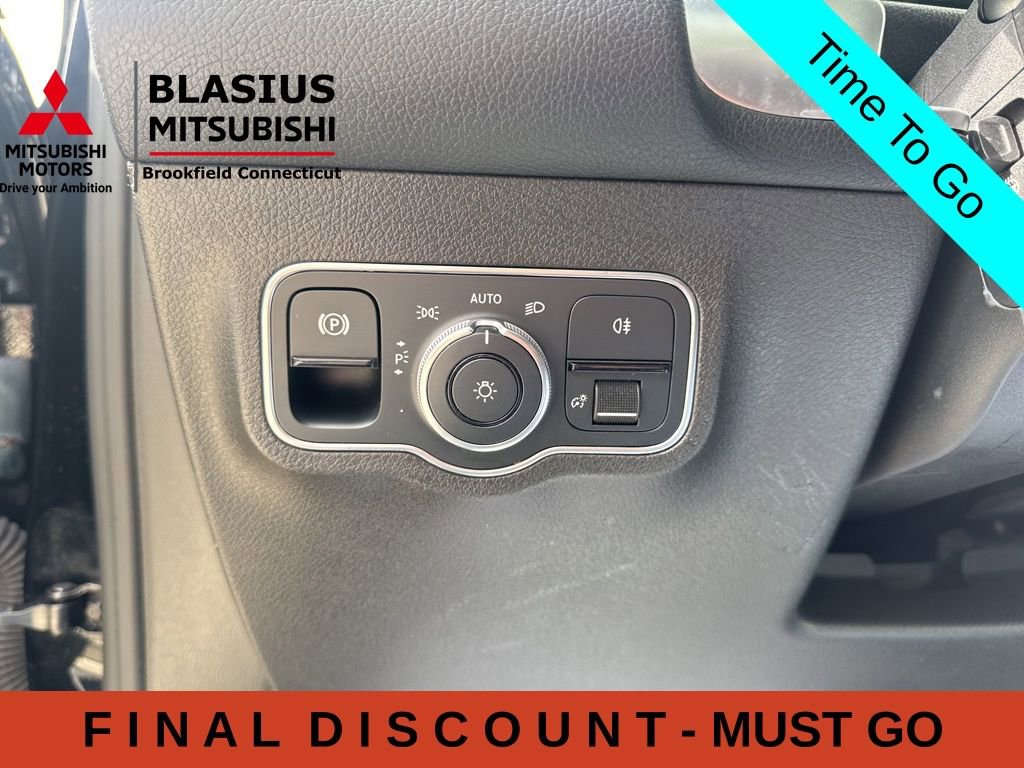 Used 2021 Mercedes-Benz GLB 250 4MATIC w/ AMG Line image 27