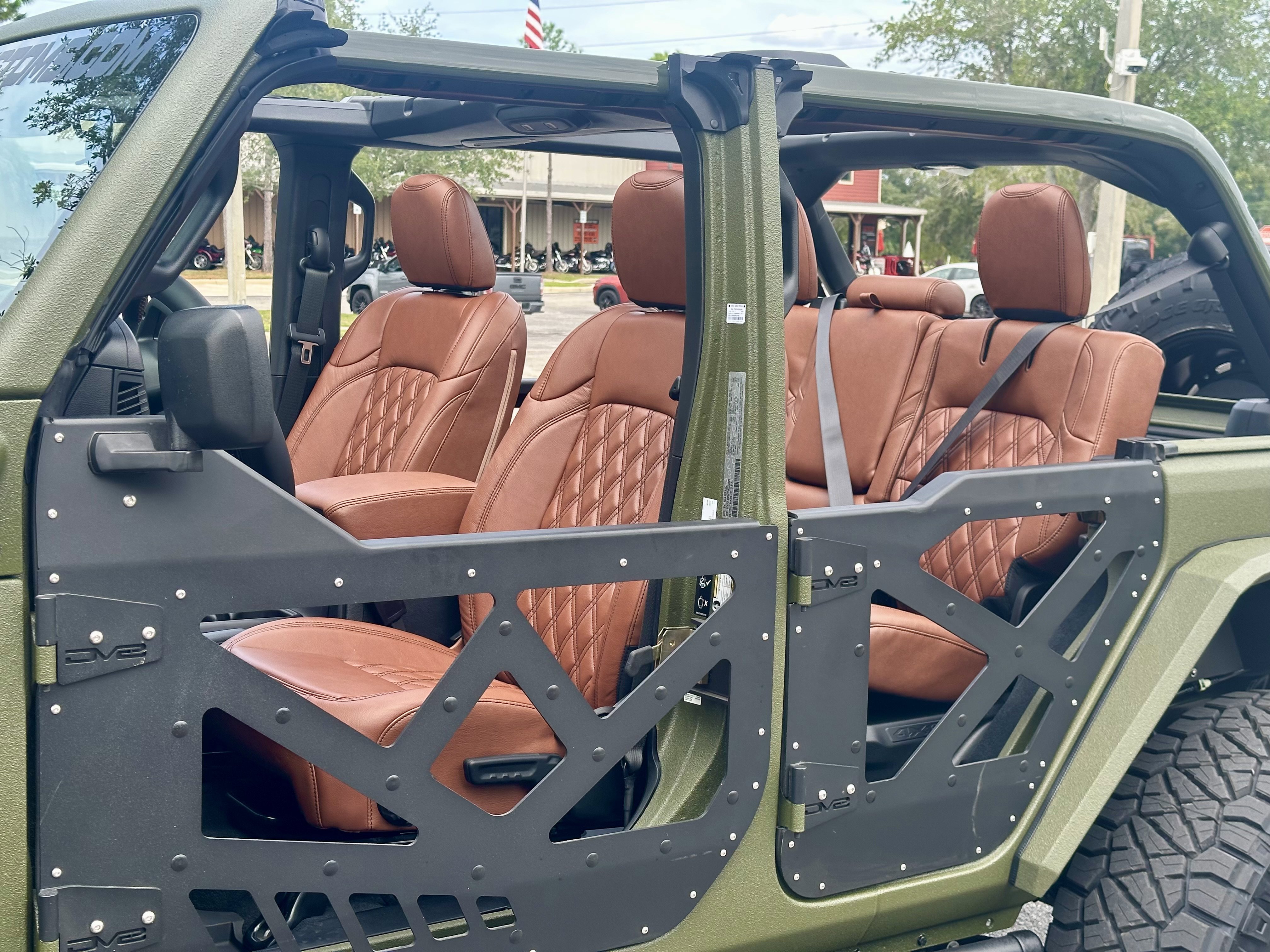 Used 2024 Jeep Wrangler Unlimited image 2