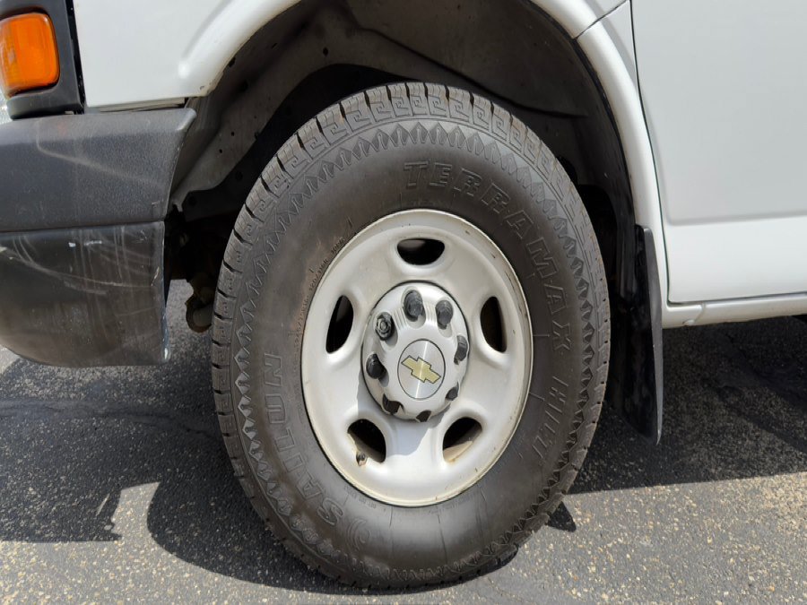 Used 2008 Chevrolet Express 3500 RWD image 22
