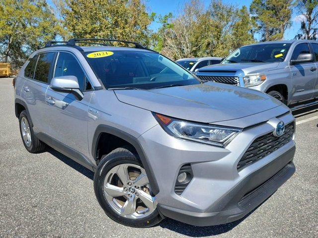 Used 2021 Toyota RAV4 XLE Premium image 8