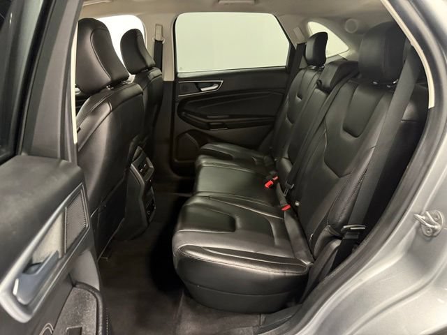 Used 2022 Ford Edge Titanium w/ Equipment Group 301A AWD/4WD image 32