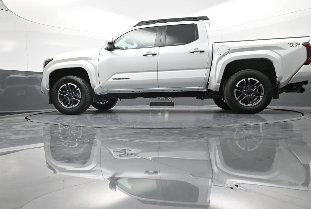 New 2024 Toyota Tacoma TRD Sport w/ TRD Sport Upgrade Package AWD/4WD image 30