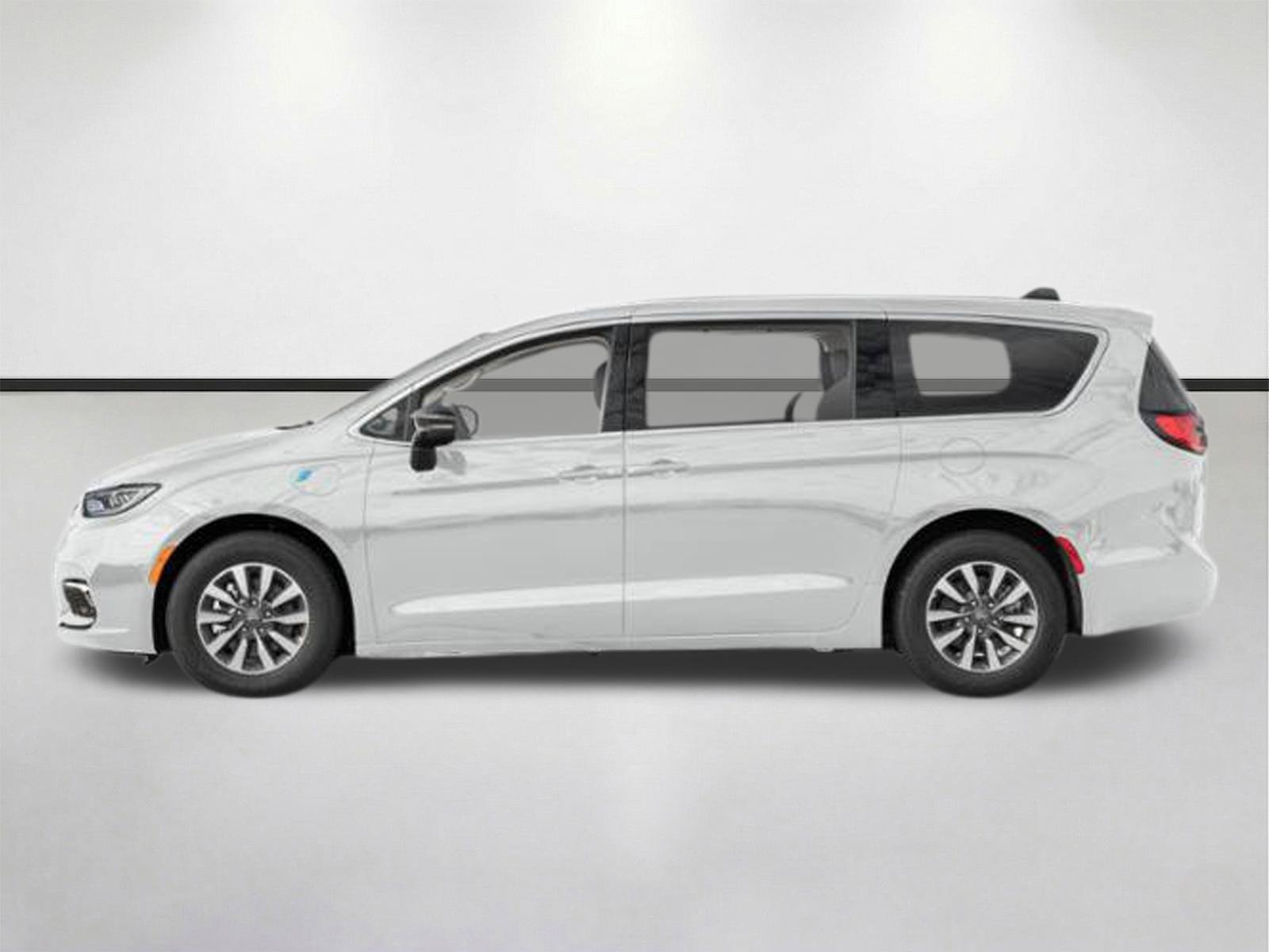 Used 2024 Chrysler Pacifica Pinnacle FWD image 3