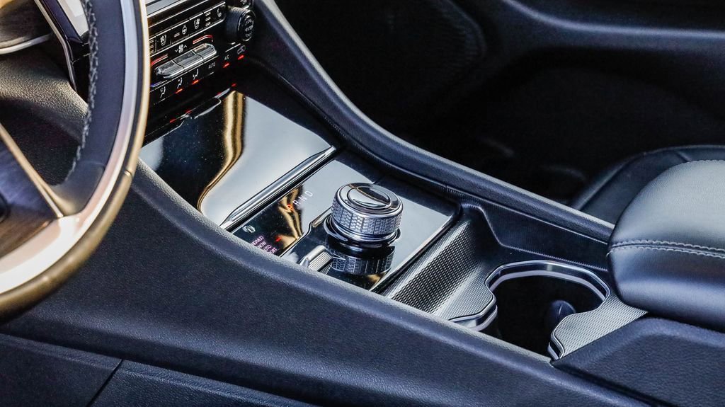 Certified 2024 Jeep Grand Cherokee L Limited w/ Luxury Tech Group II image 25