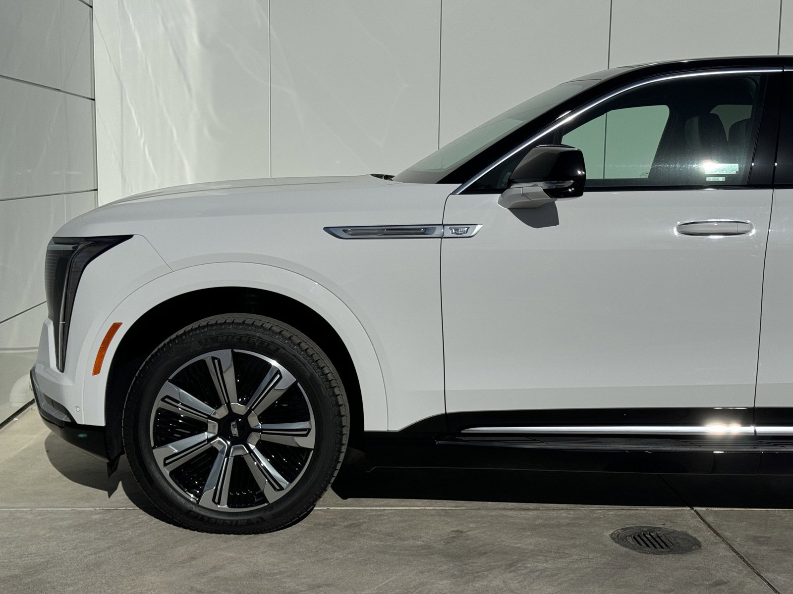 New 2025 Cadillac Escalade IQ Luxury 2 image 4