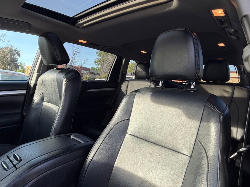 Used 2017 Toyota Highlander XLE image 21