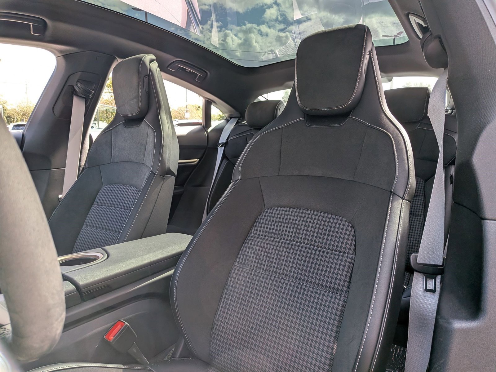New 2025 Porsche Taycan 4S image 5