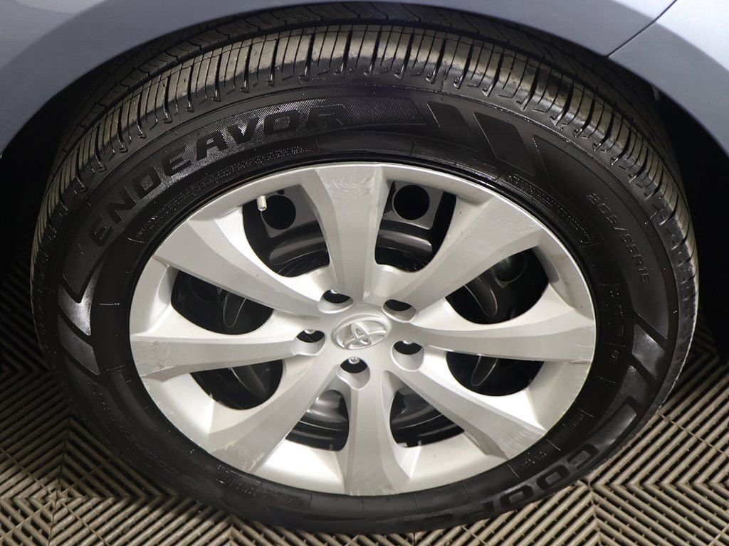 Used 2023 Toyota Corolla LE image 13