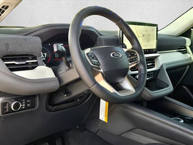 New 2026 Ford Explorer Active RWD image 3