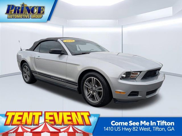 Used 2010 Ford Mustang Convertible image 1