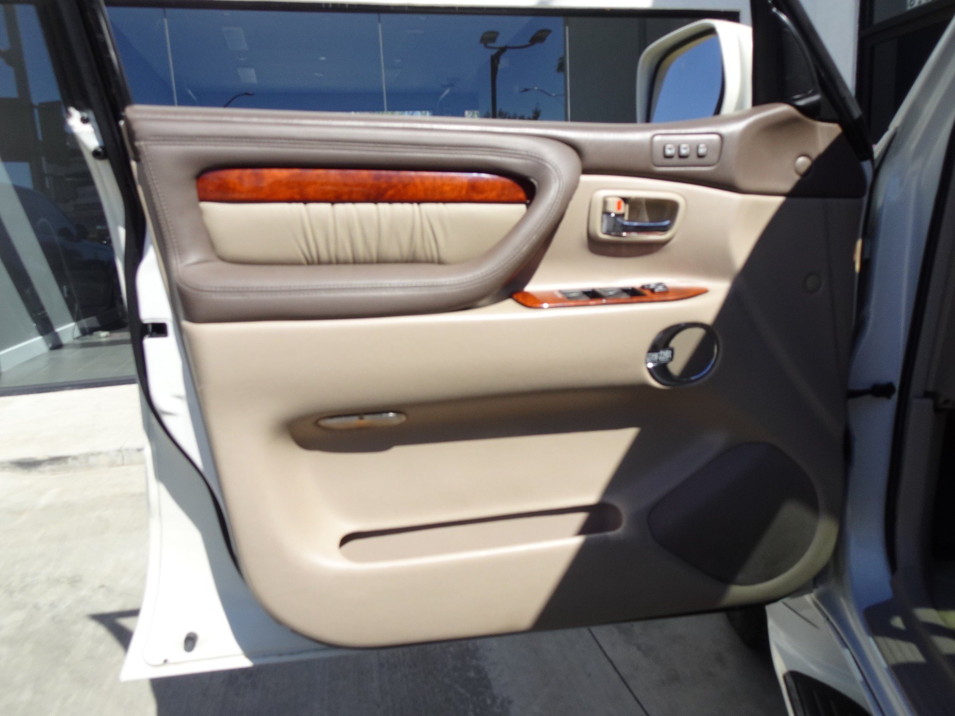 Used 2001 Lexus LX 470 4WD image 12