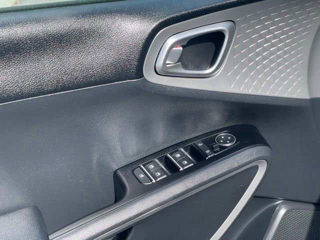 Used 2022 Kia Soul LX FWD image 11
