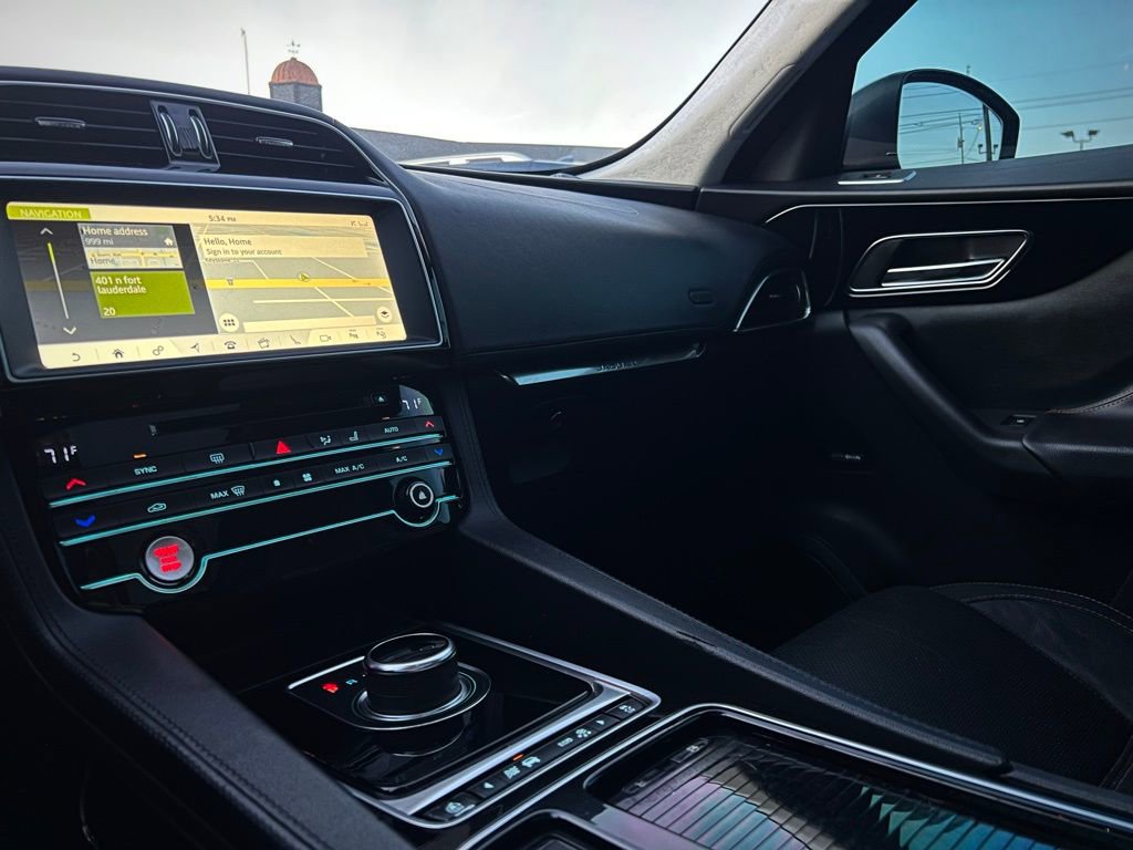 Used 2020 Jaguar F-PACE Prestige image 41