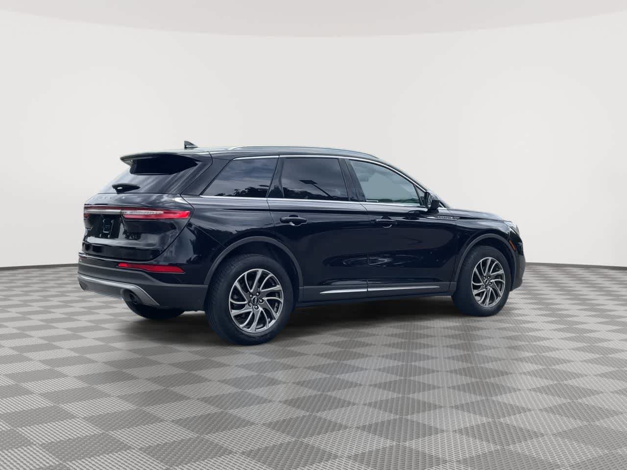 Used 2020 Lincoln Corsair AWD w/ Equipment Group 101A image 8