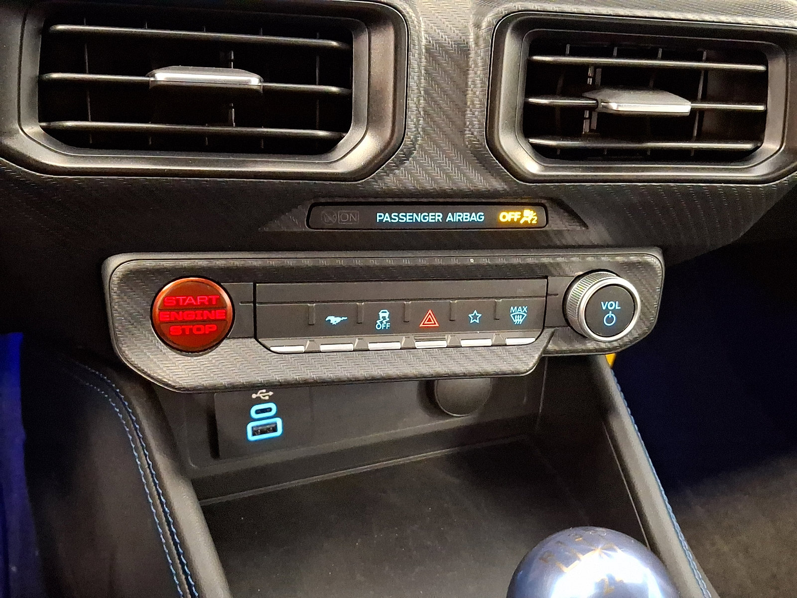 Used 2025 Ford Mustang Dark Horse image 11