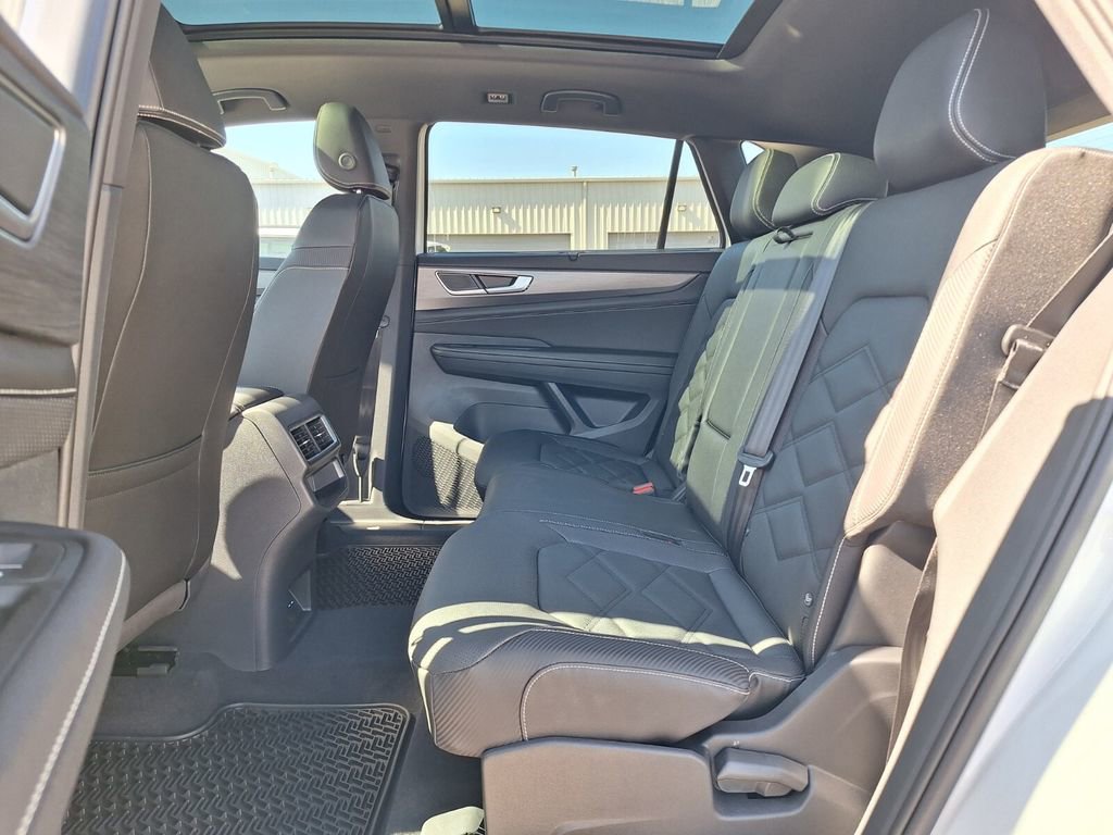 New 2026 Volkswagen Atlas Cross Sport SE image 11