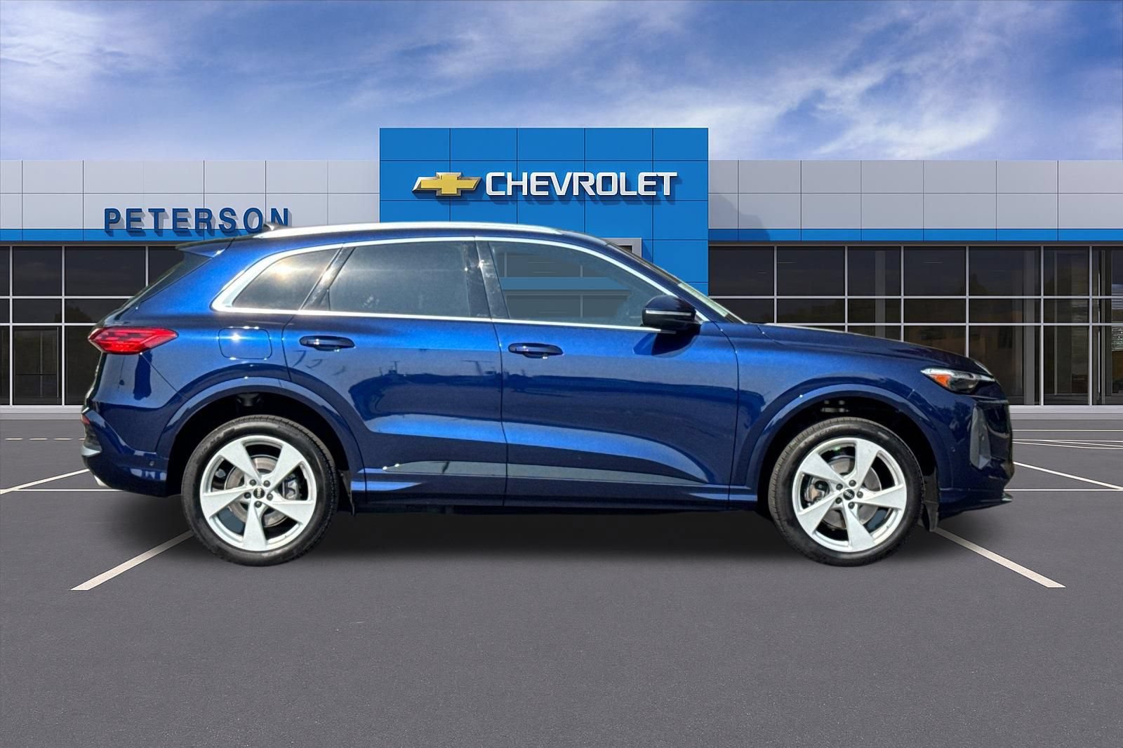 Used 2025 Audi Q5 Premium Plus AWD/4WD image 3
