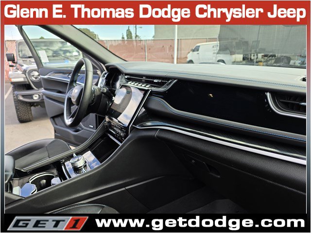 Used 2022 Jeep Grand Cherokee Trailhawk w/ Luxury Tech Group III image 31