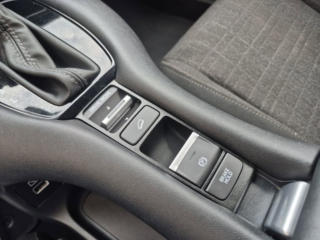 Certified 2023 Honda HR-V LX image 9